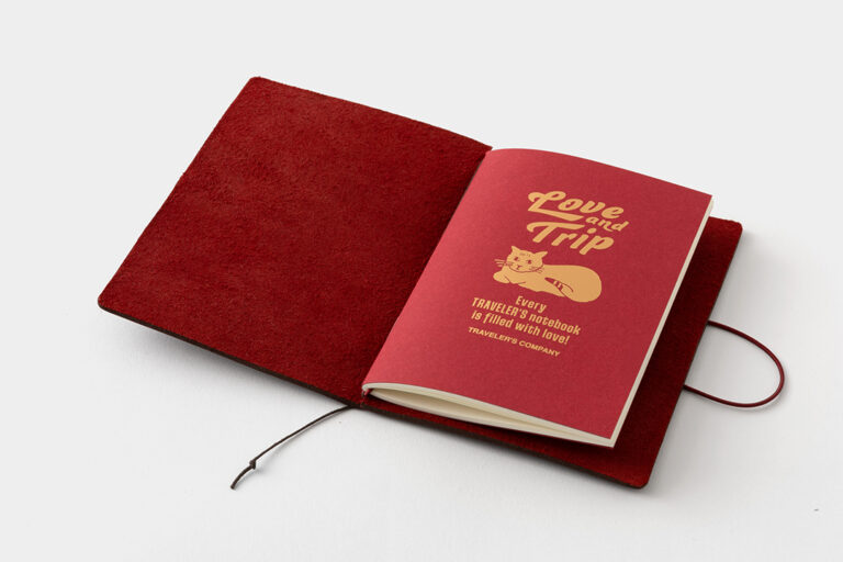 TRAVELER'S Notebook - Passport Size - LOVE AND TRIP - Limited Edition