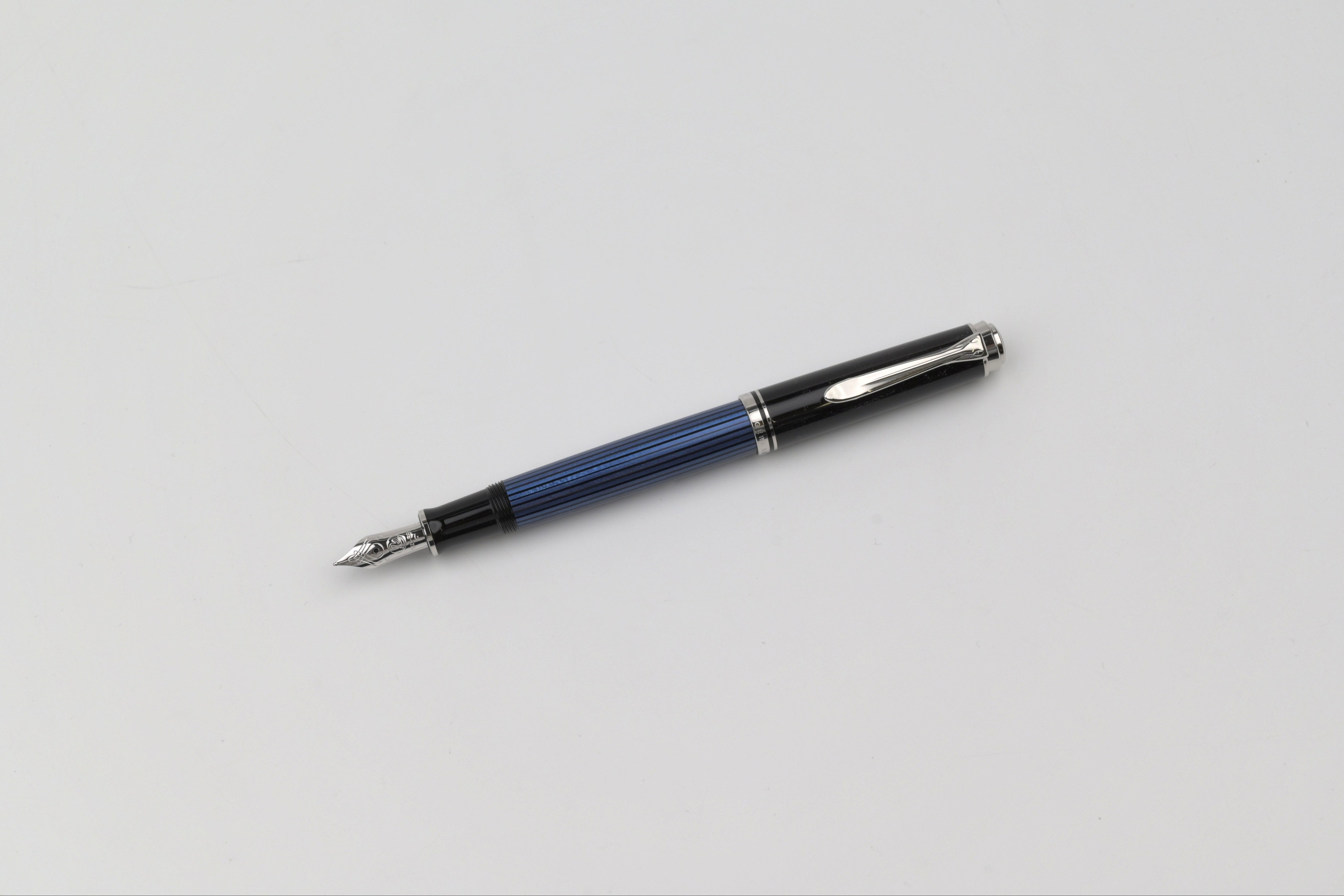 Pelikan M405 Fountain Pen - Souverän - Black-Blue