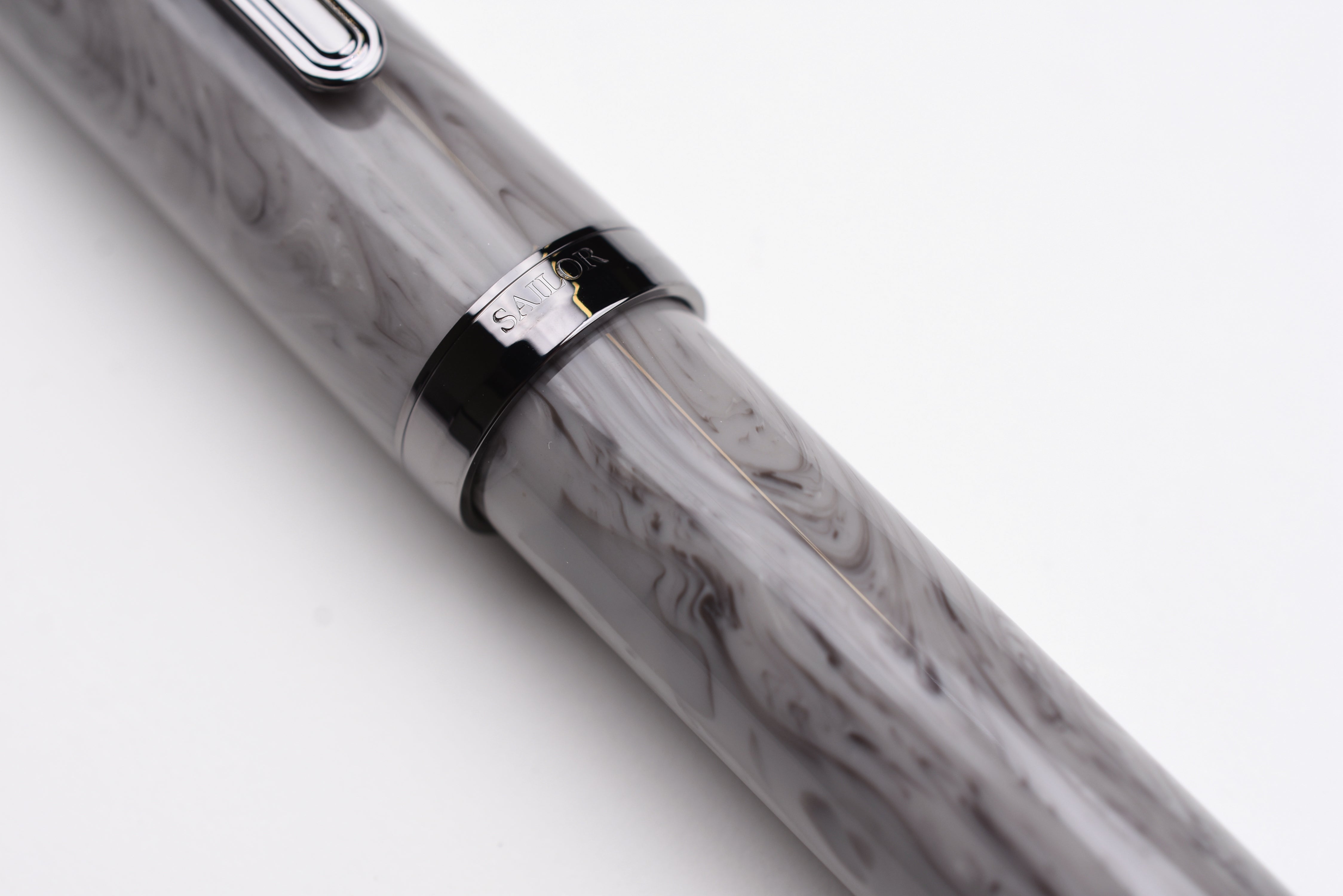 Sailor Luminous Shadow King of Pen Fountain Pen – Fog Gray – Limited Edition