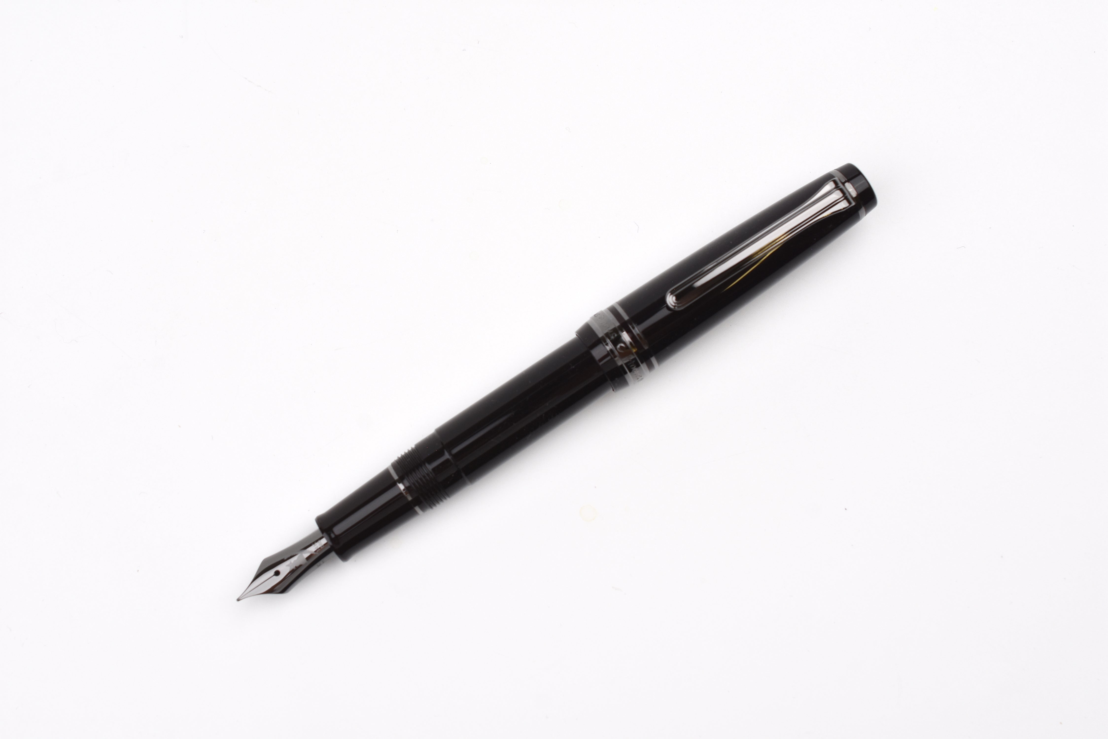 BUNGUBOX Original Fountain Pen - The Mini Witch