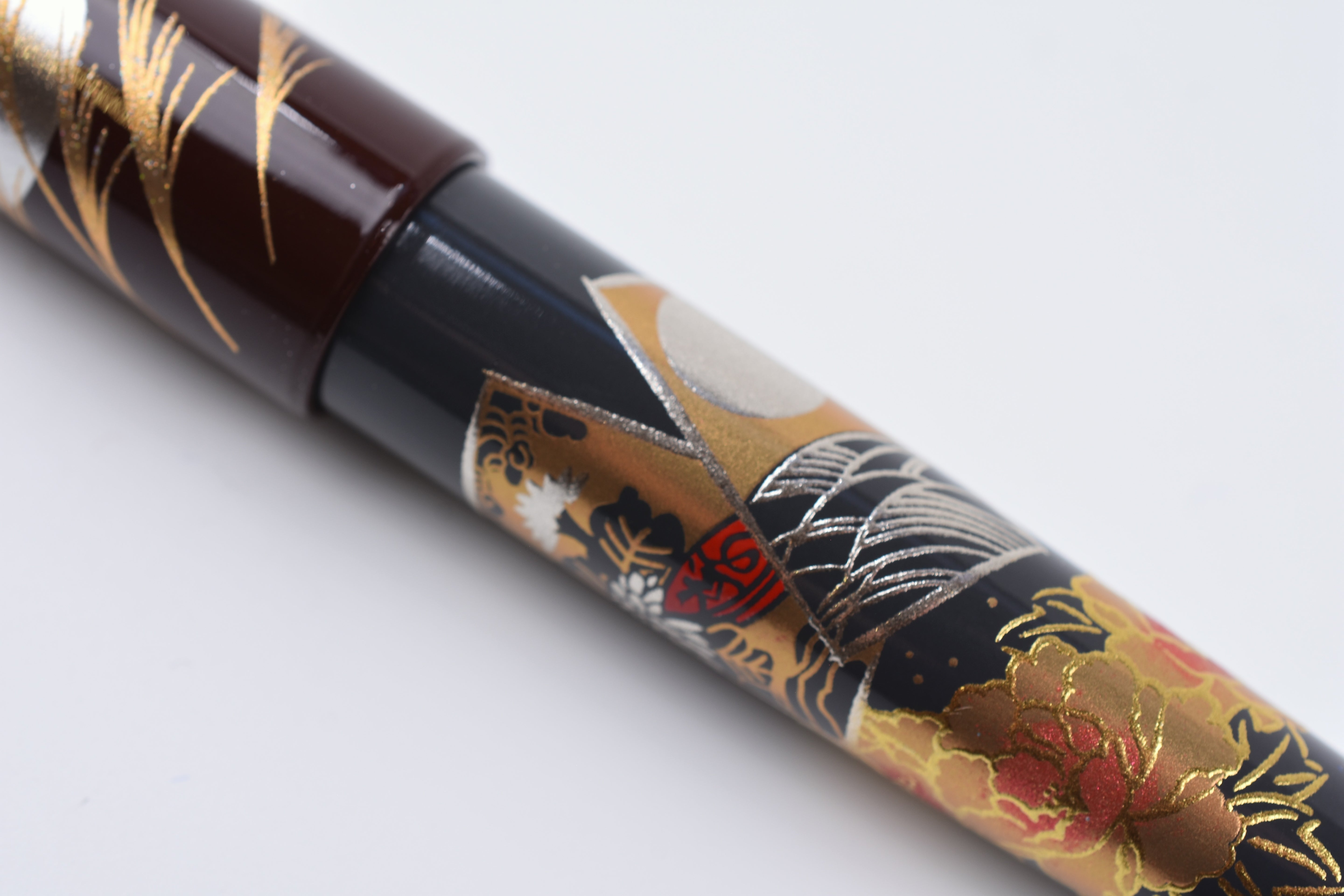 Sailor 1911 King of Pen Maki-e Fountain Pen - Hanafuda - Tsukimi-de-ippai - Limited Edition