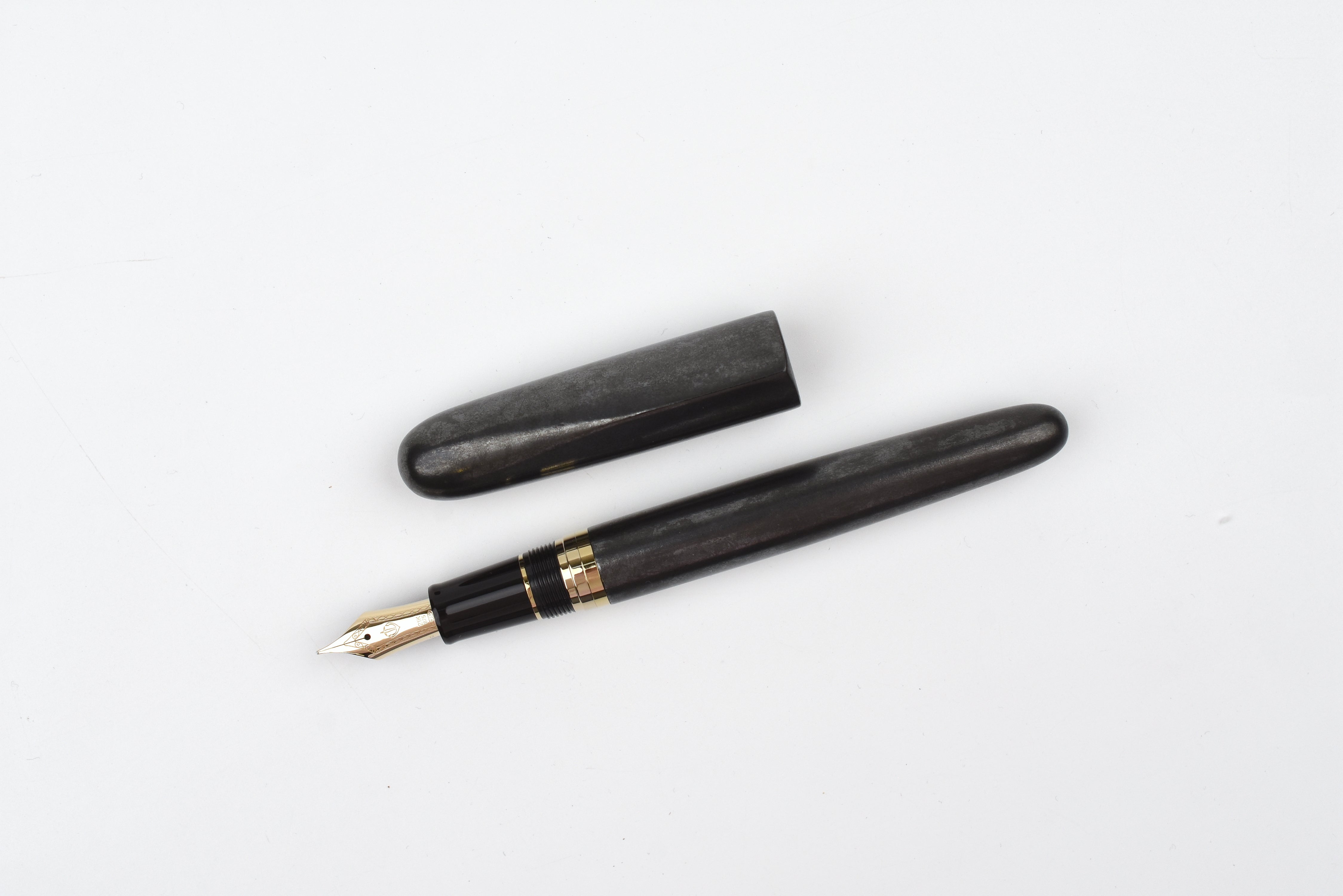 Sailor NAWATE Kuroginhaku Fountain Pen - Sei (Glossy Black Silver Foil)