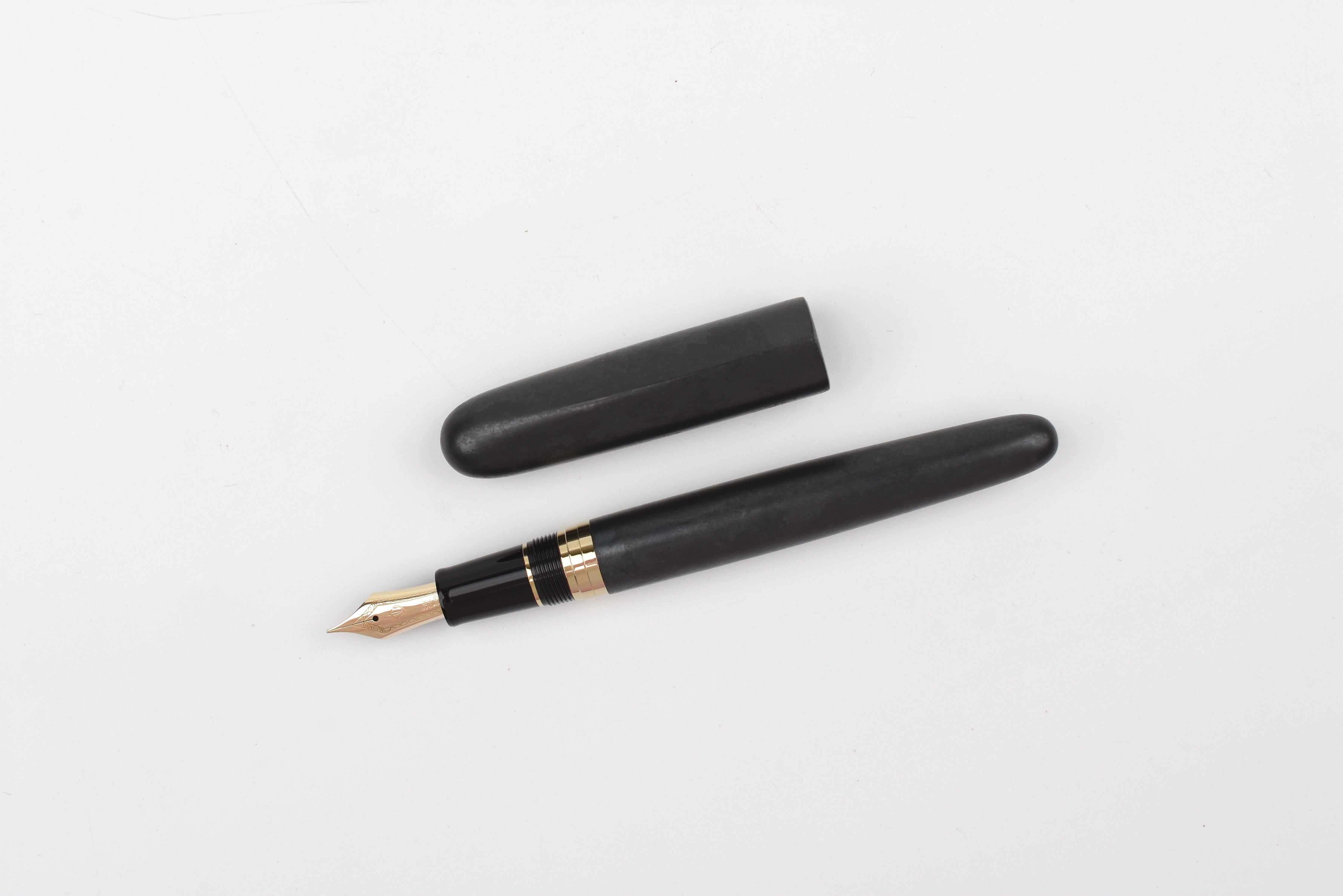 Sailor NAWATE Kuroginhaku Fountain Pen - Ei (Matte Black Silver Foil)