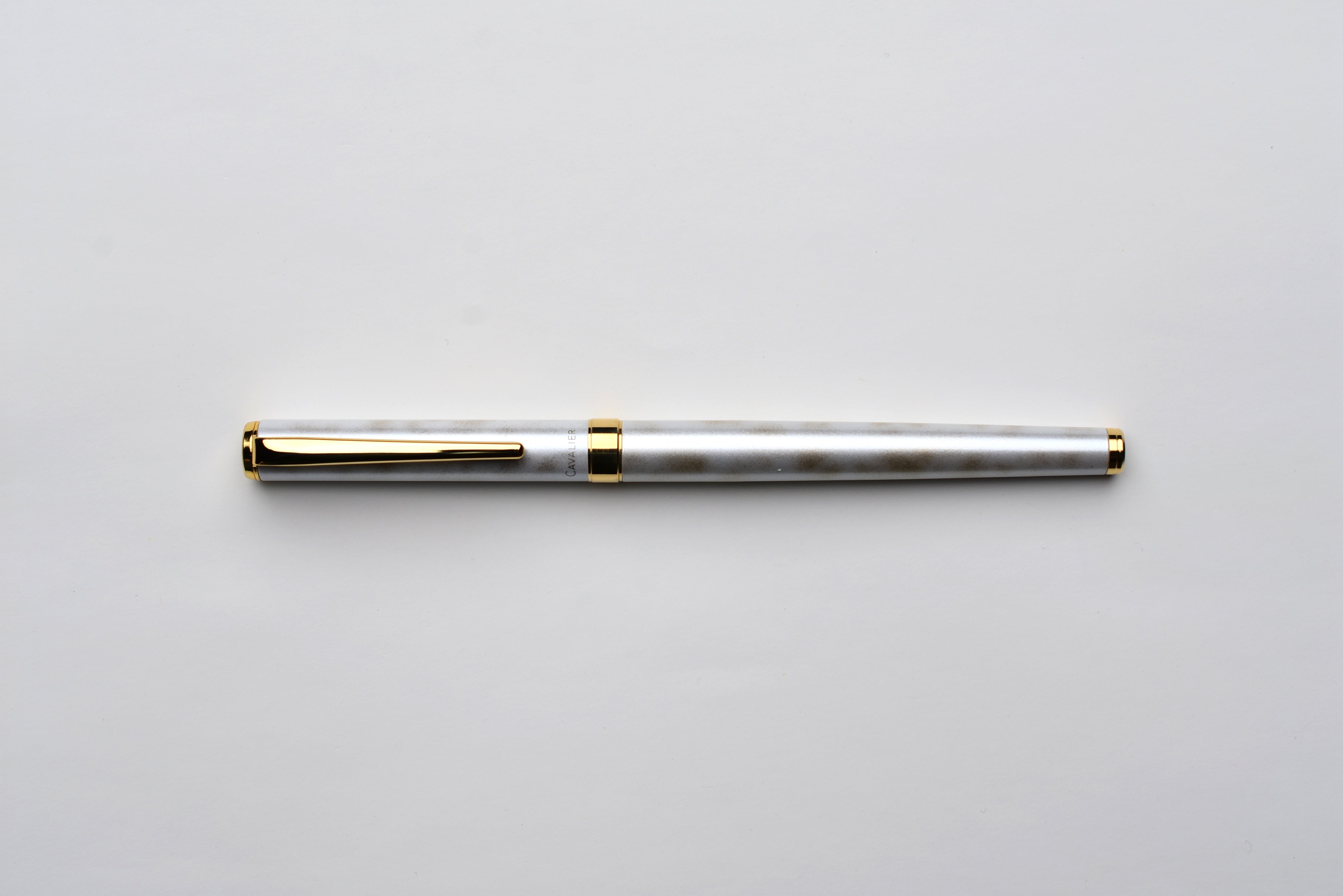 Pilot Cavalier Fountain Pen - Marbled - Gold/White