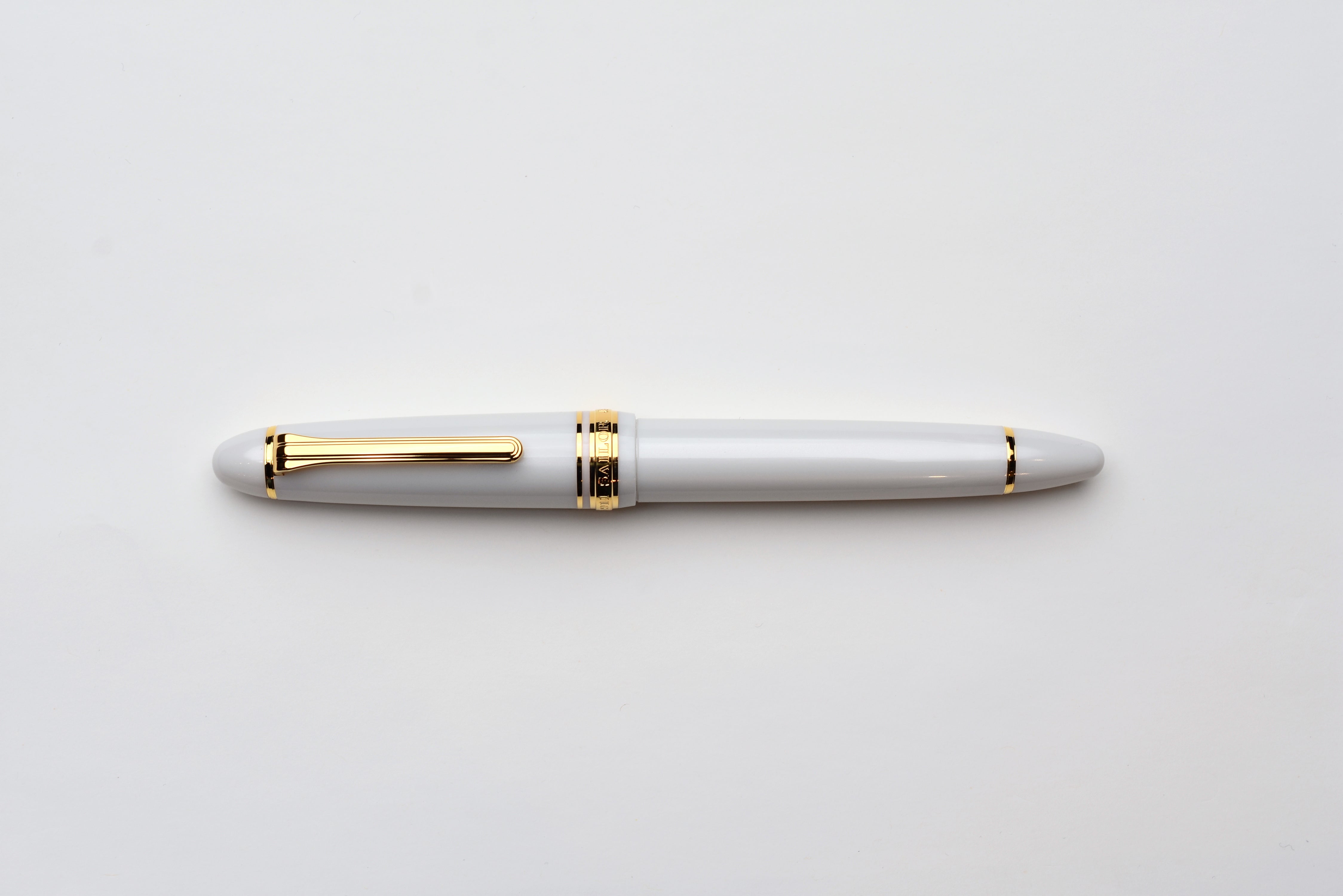 Sailor 1911 Large - White/Gold Trim