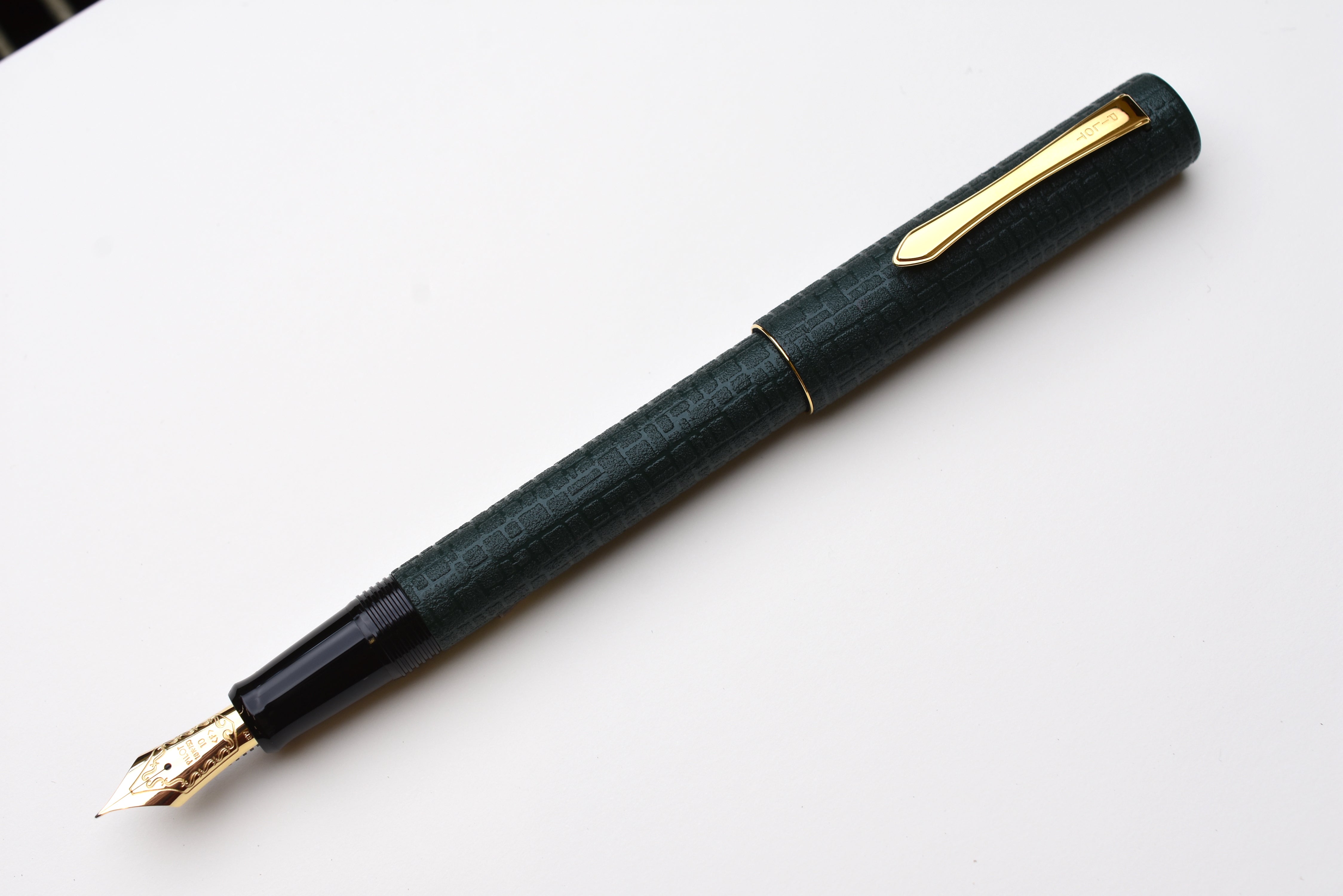Pilot Ishime Urushi Fountain Pen - Hunter Green